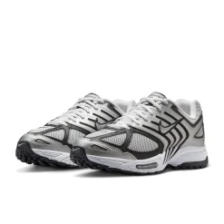 Air Peg 2K5 Metallic Silver White Black