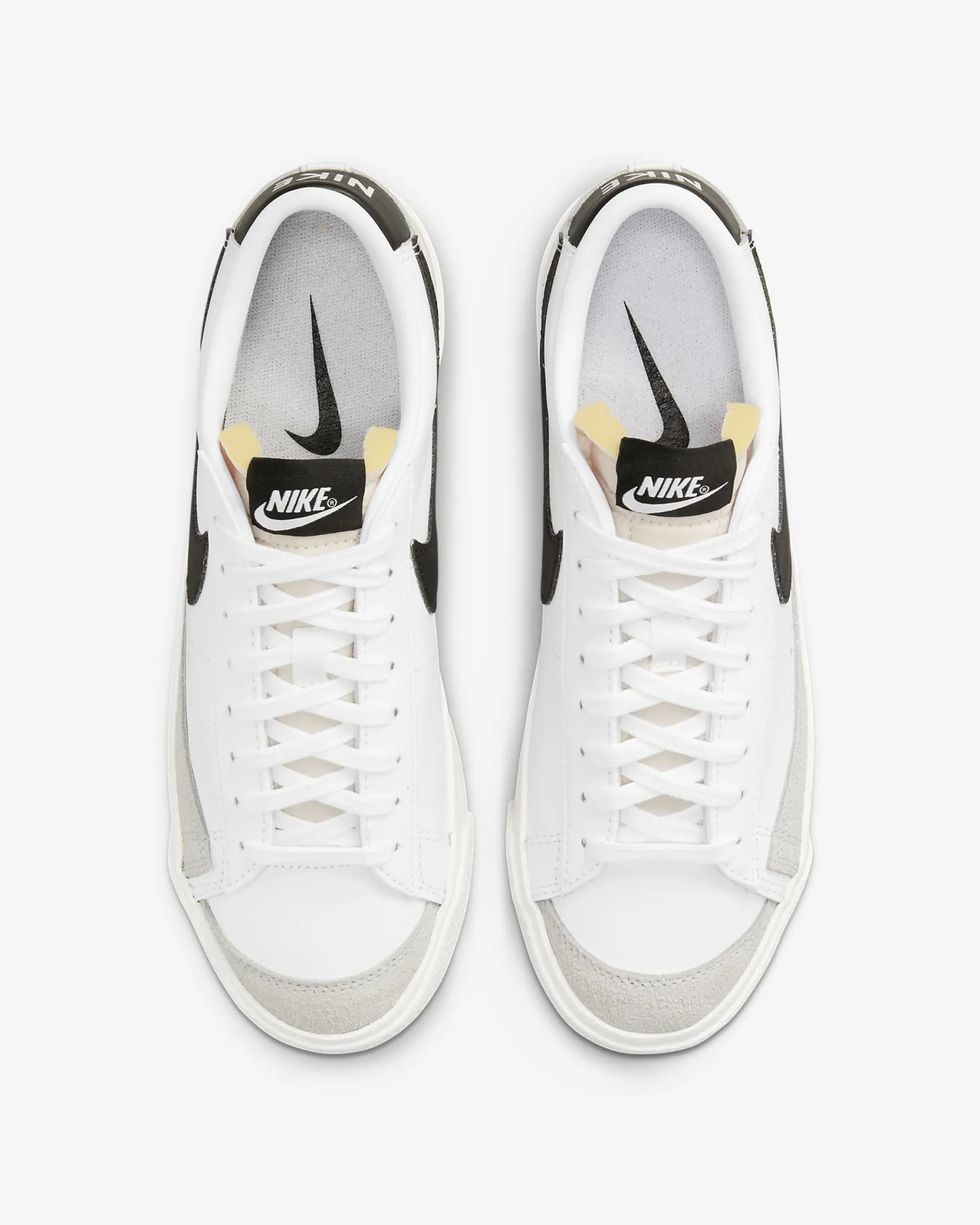 Blazer Low 77