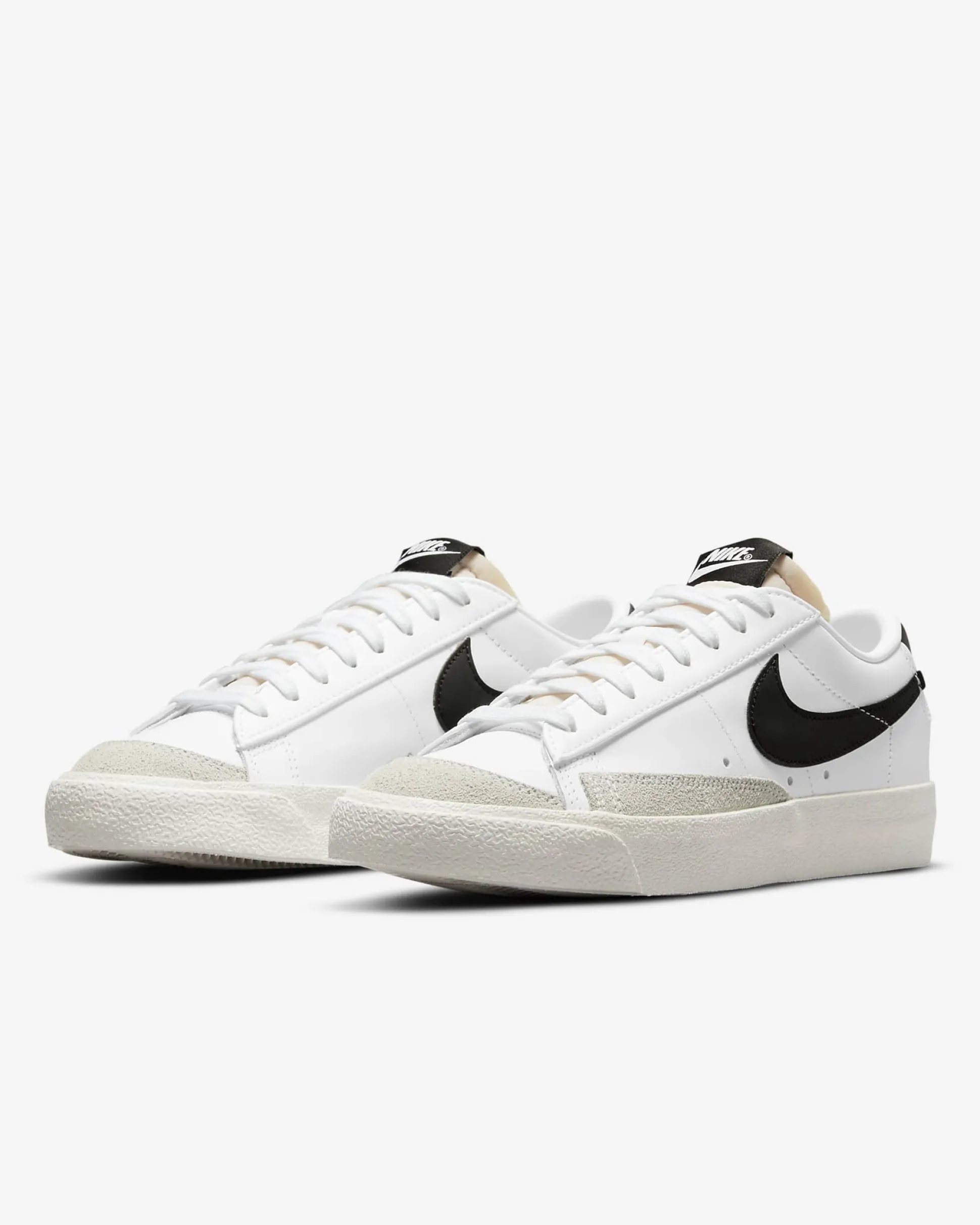 Blazer Low 77