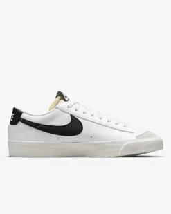 Blazer Low 77