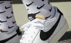 Blazer Low 77