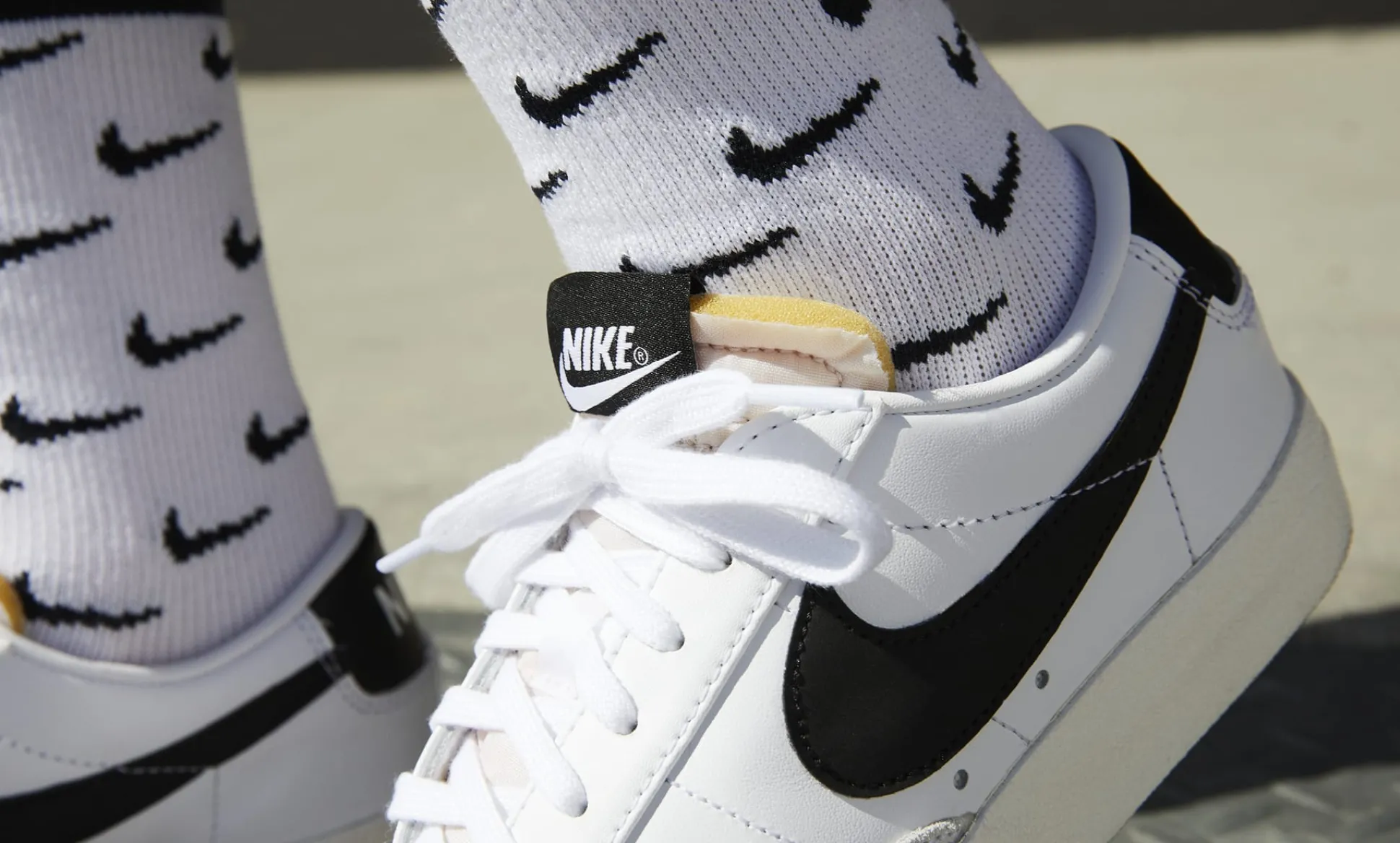 Blazer Low 77