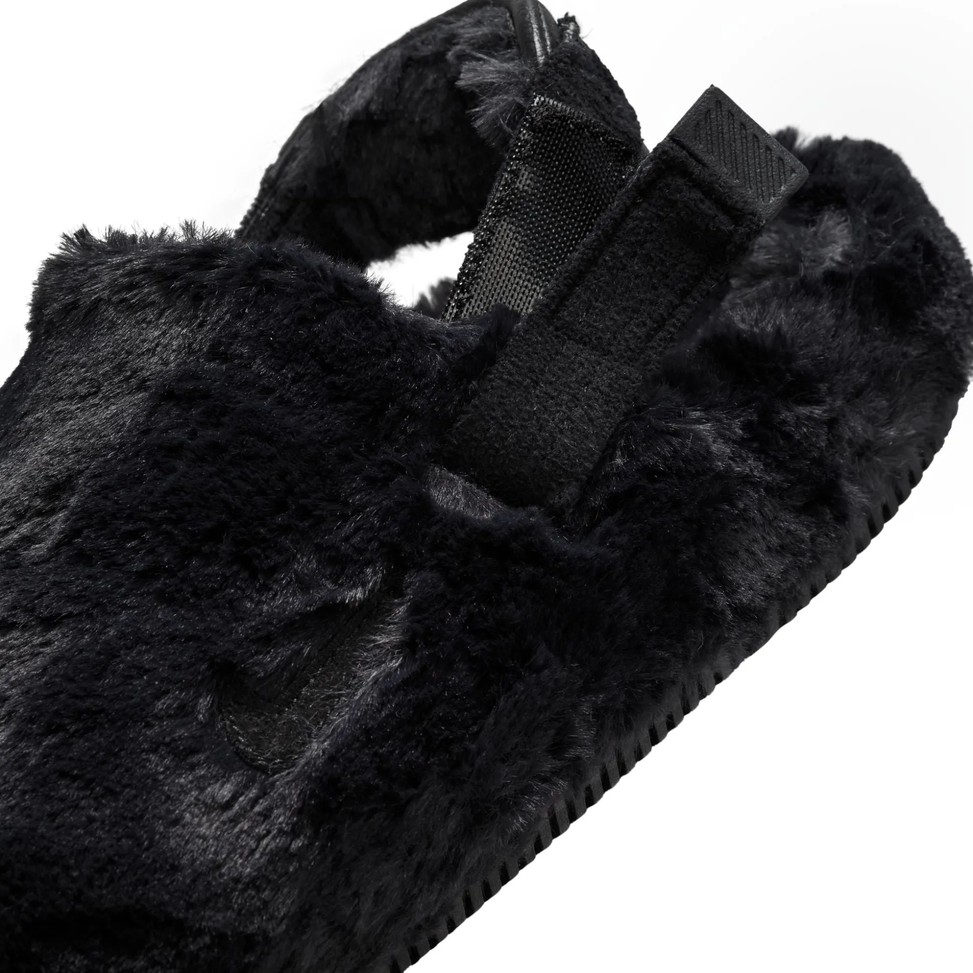 Calm Mule Black Fur