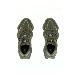 9060 Dark Olive Black