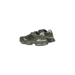 9060 Dark Olive Black