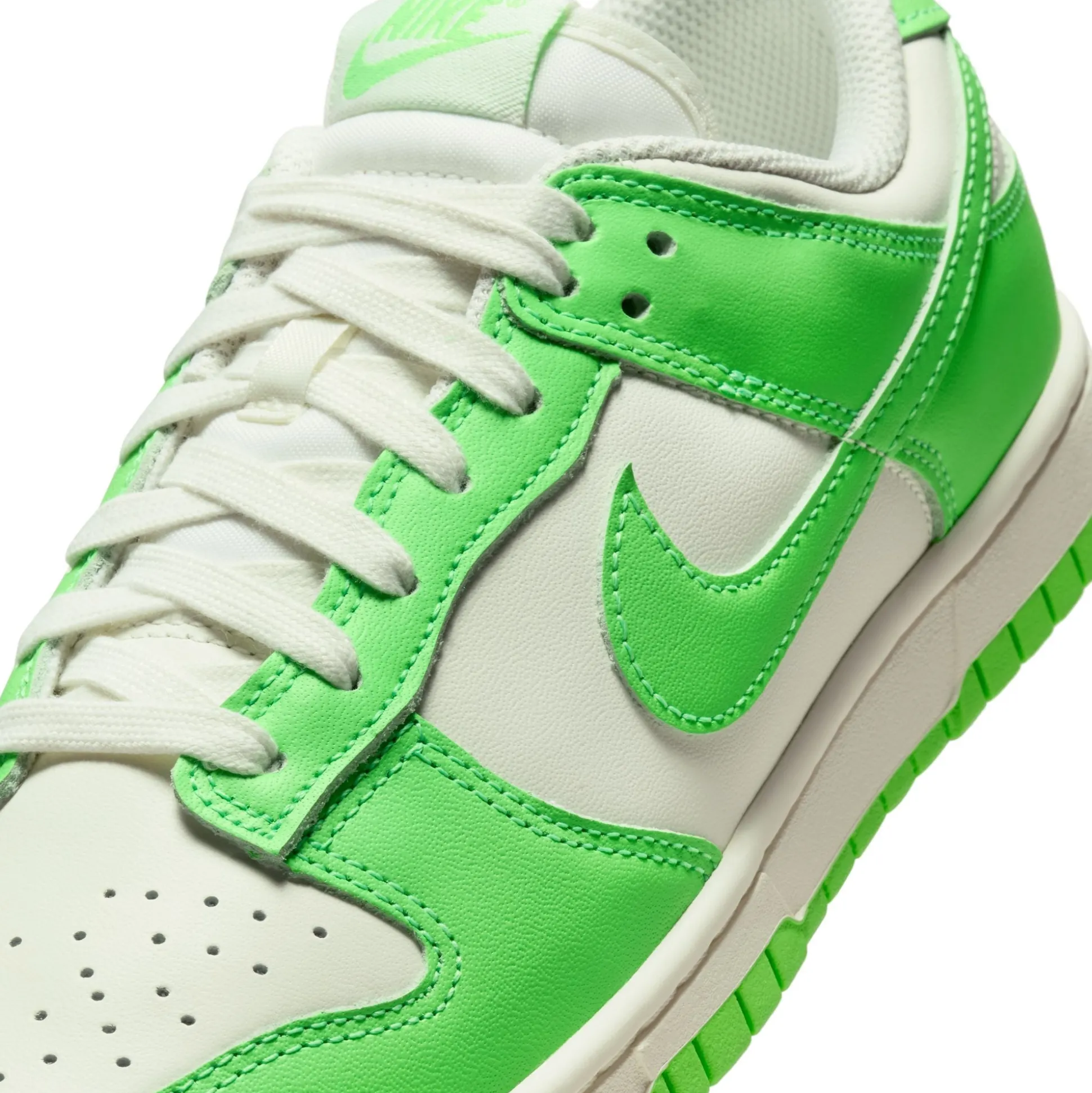 Dunk Low Green Strike