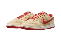 Dunk Low Retro SE Strawberry Waffle