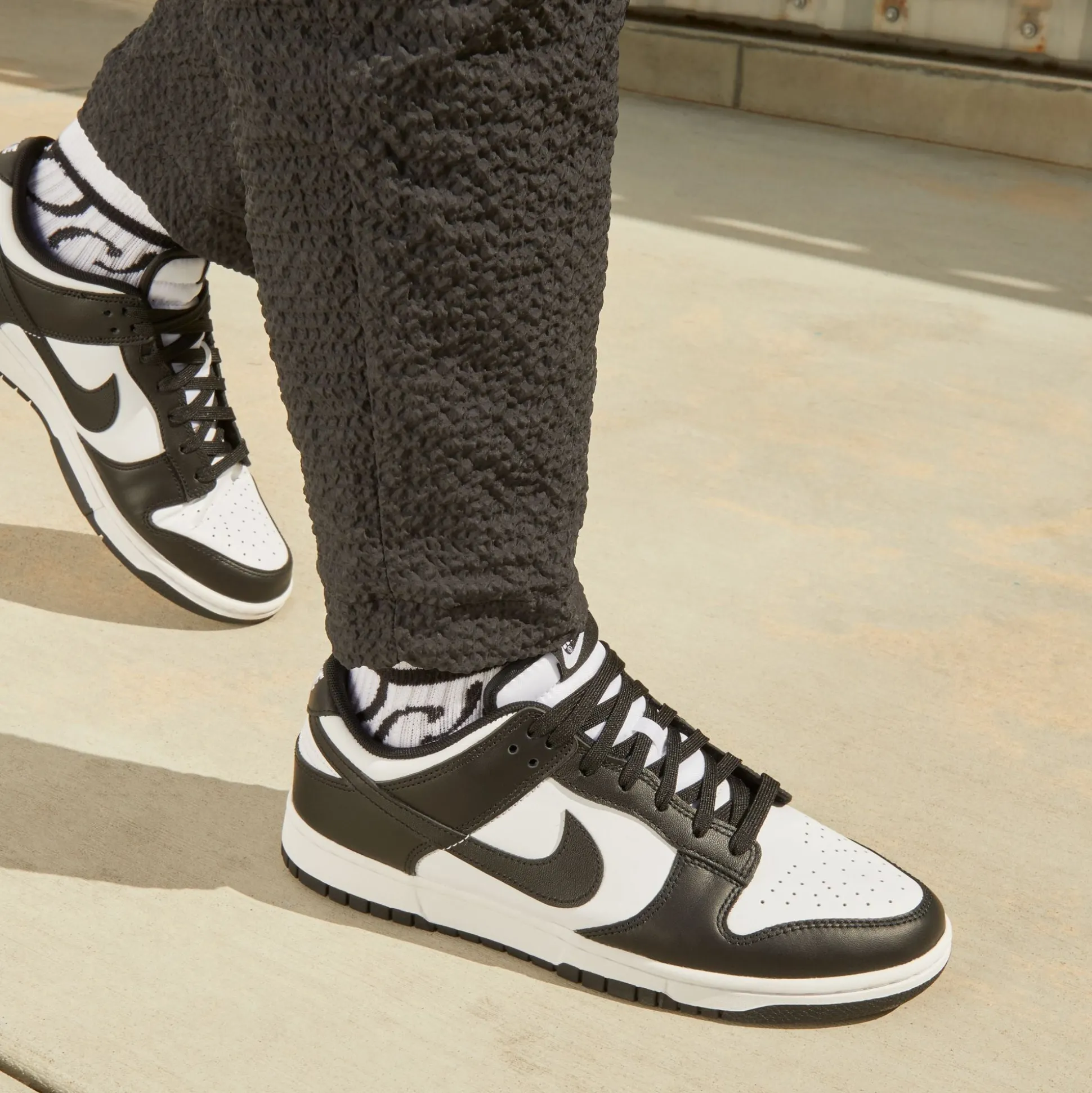 Dunk Low Retro White Black Panda
