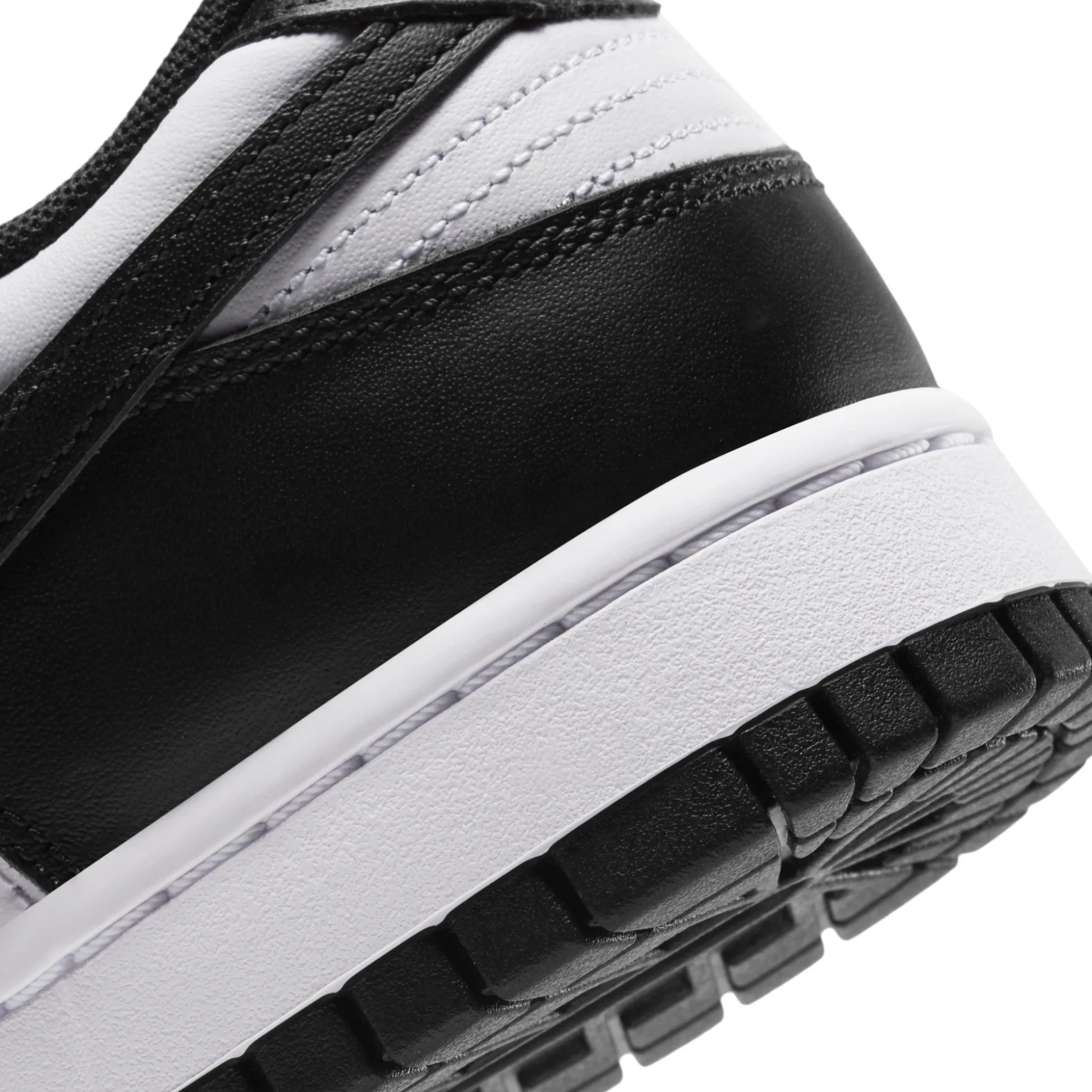 Dunk Low Retro White Black Panda