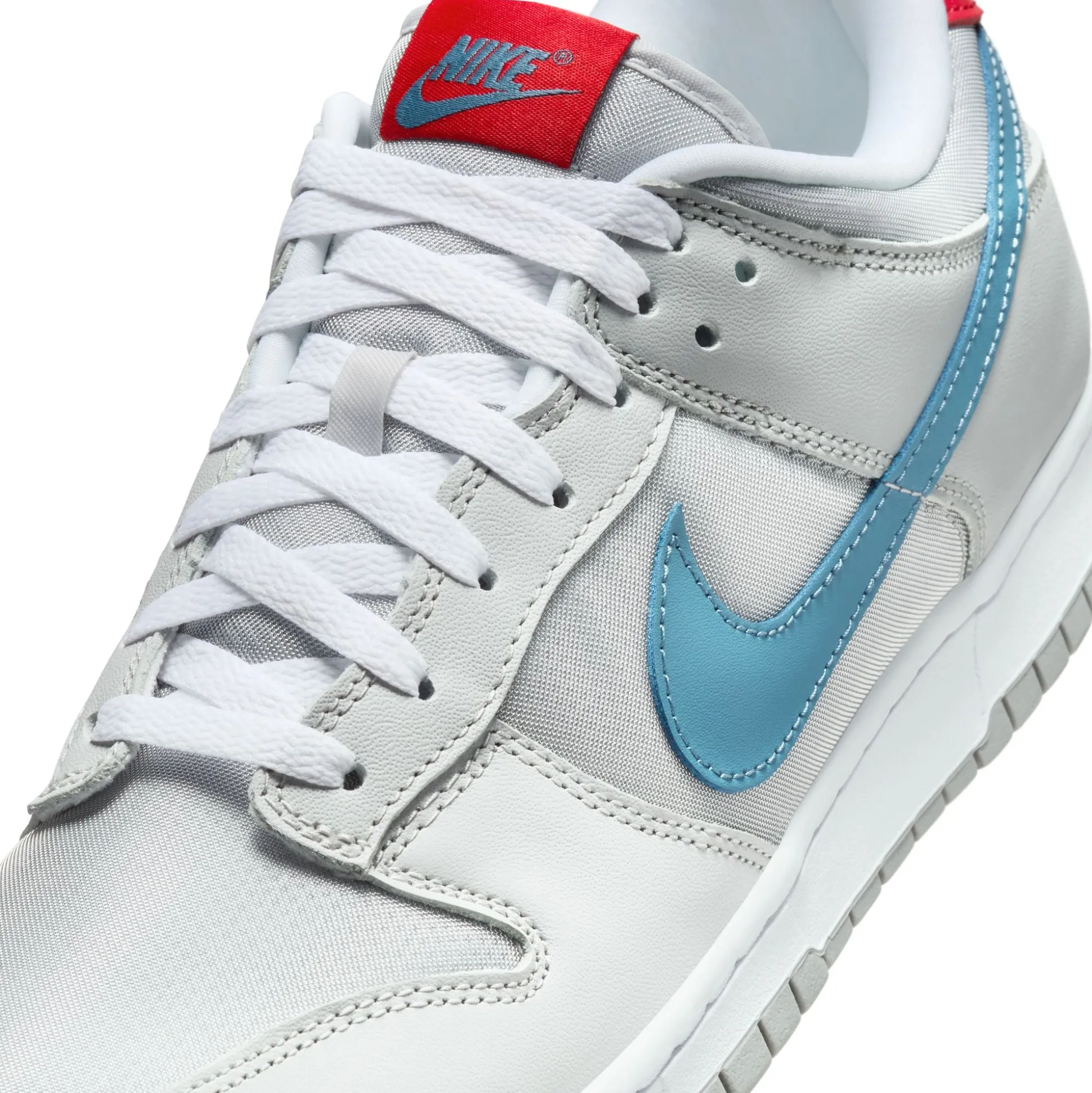 Dunk Low Silver Surfer