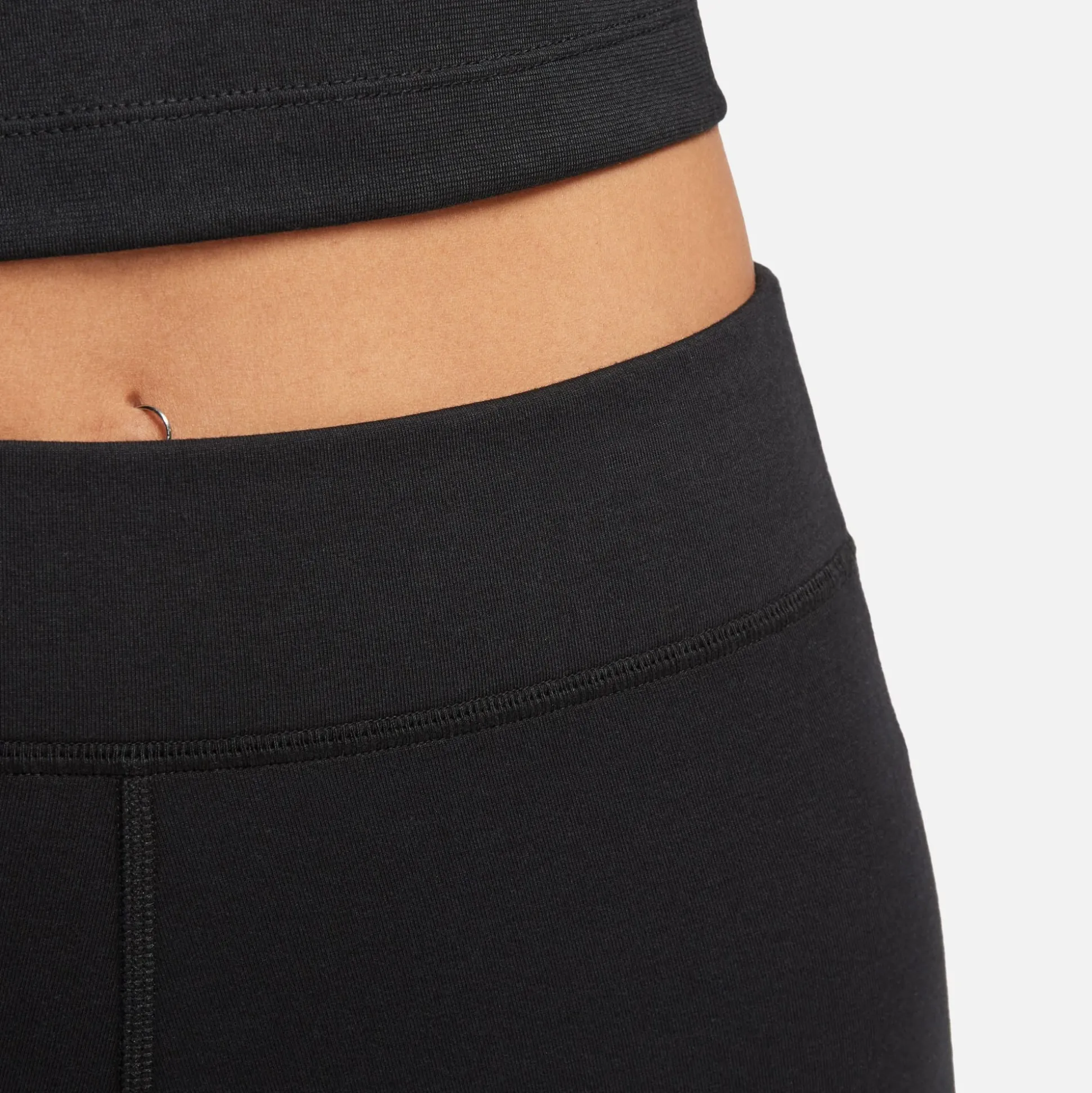 DV7791-010-Women Nsw Classics High-Waisted Graphic Leggings