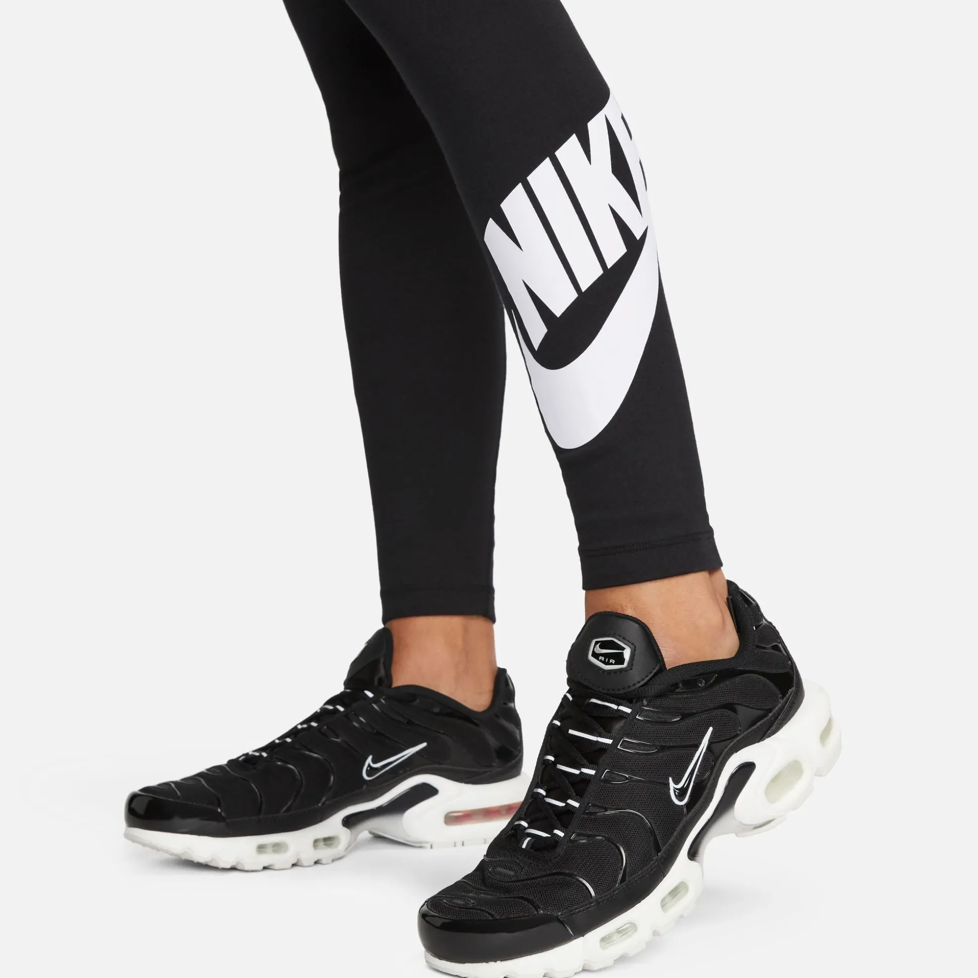 DV7791-010-Women Nsw Classics High-Waisted Graphic Leggings