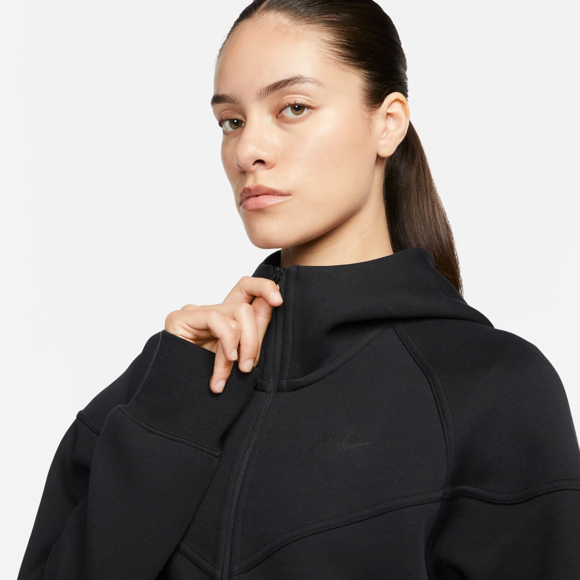 FB8338-010-Women Tech Fleece Windrunner Hdy