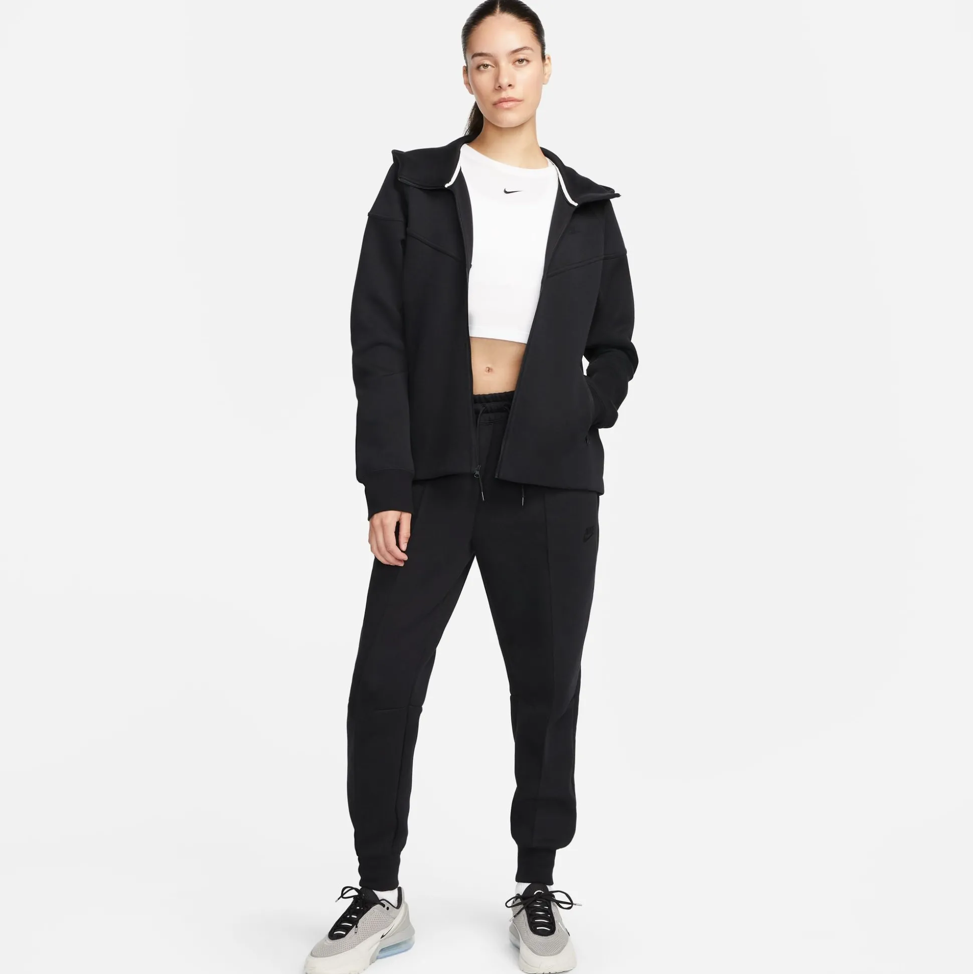 FB8338-010-Women Tech Fleece Windrunner Hdy