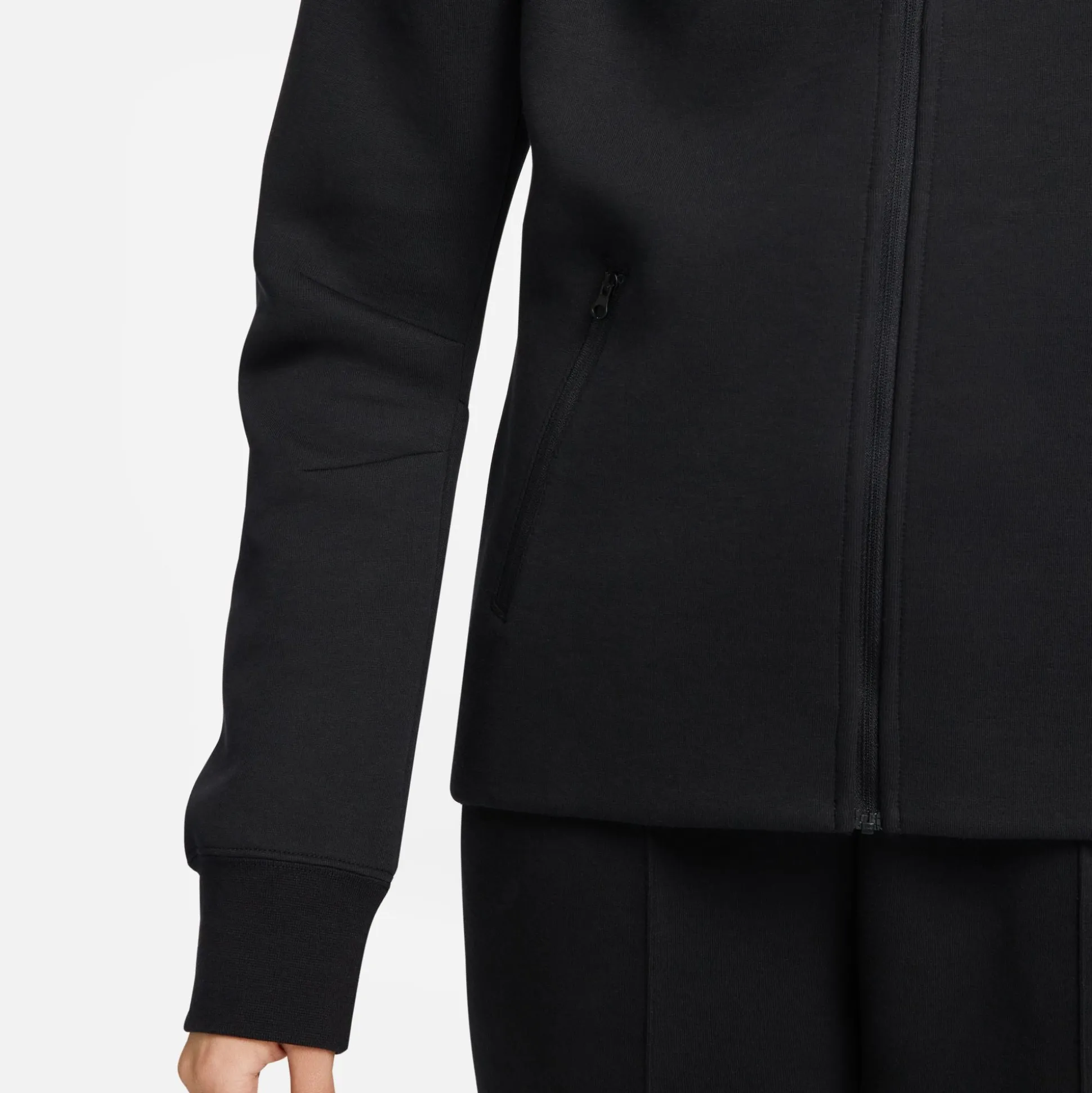 FB8338-010-Women Tech Fleece Windrunner Hdy