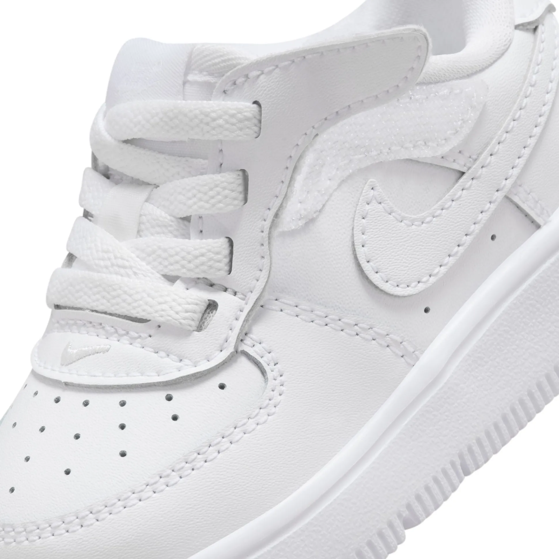 Force 1 Low EasyOn Triple White TD