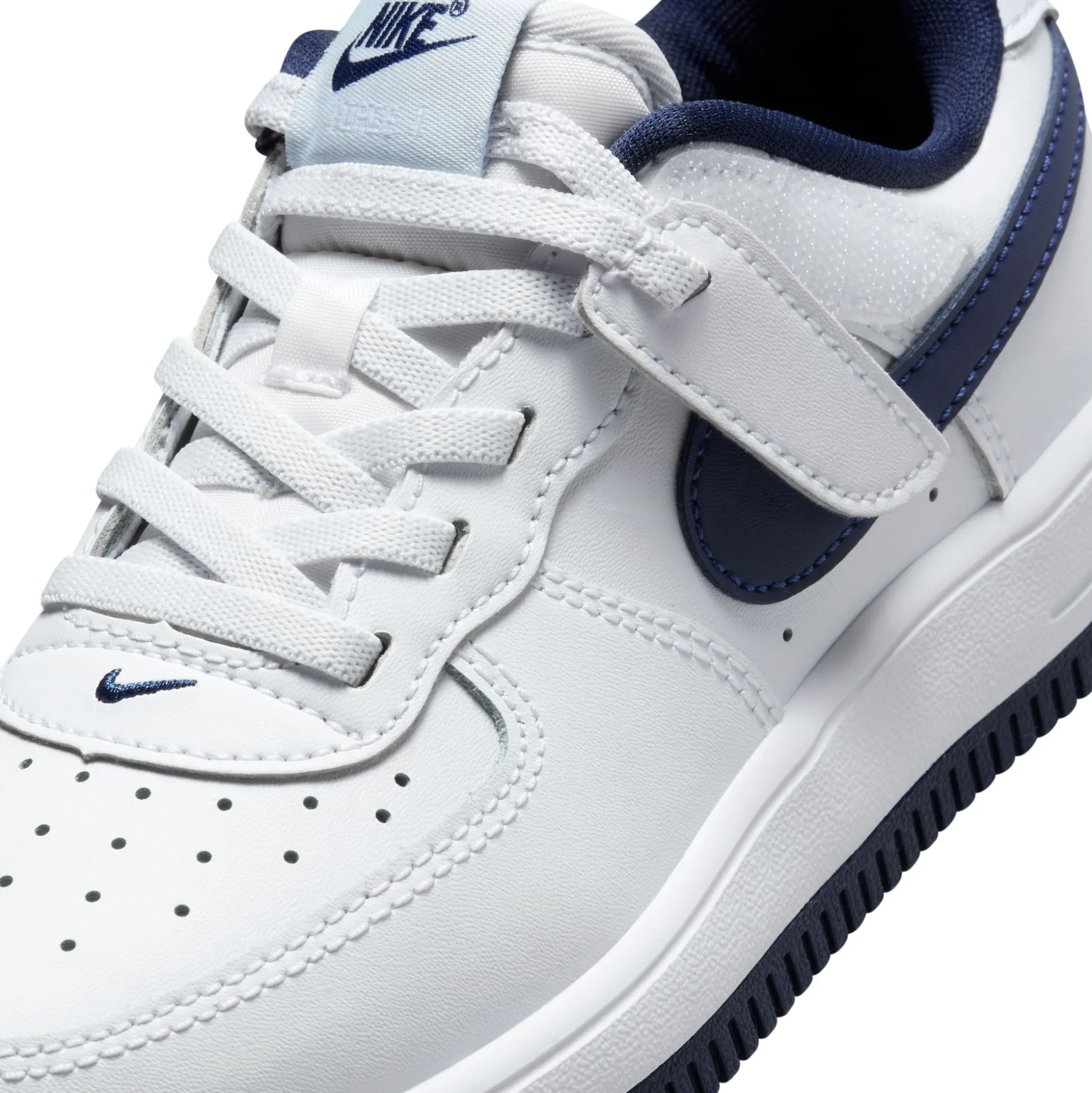 Force 1 Low EasyOn White PS