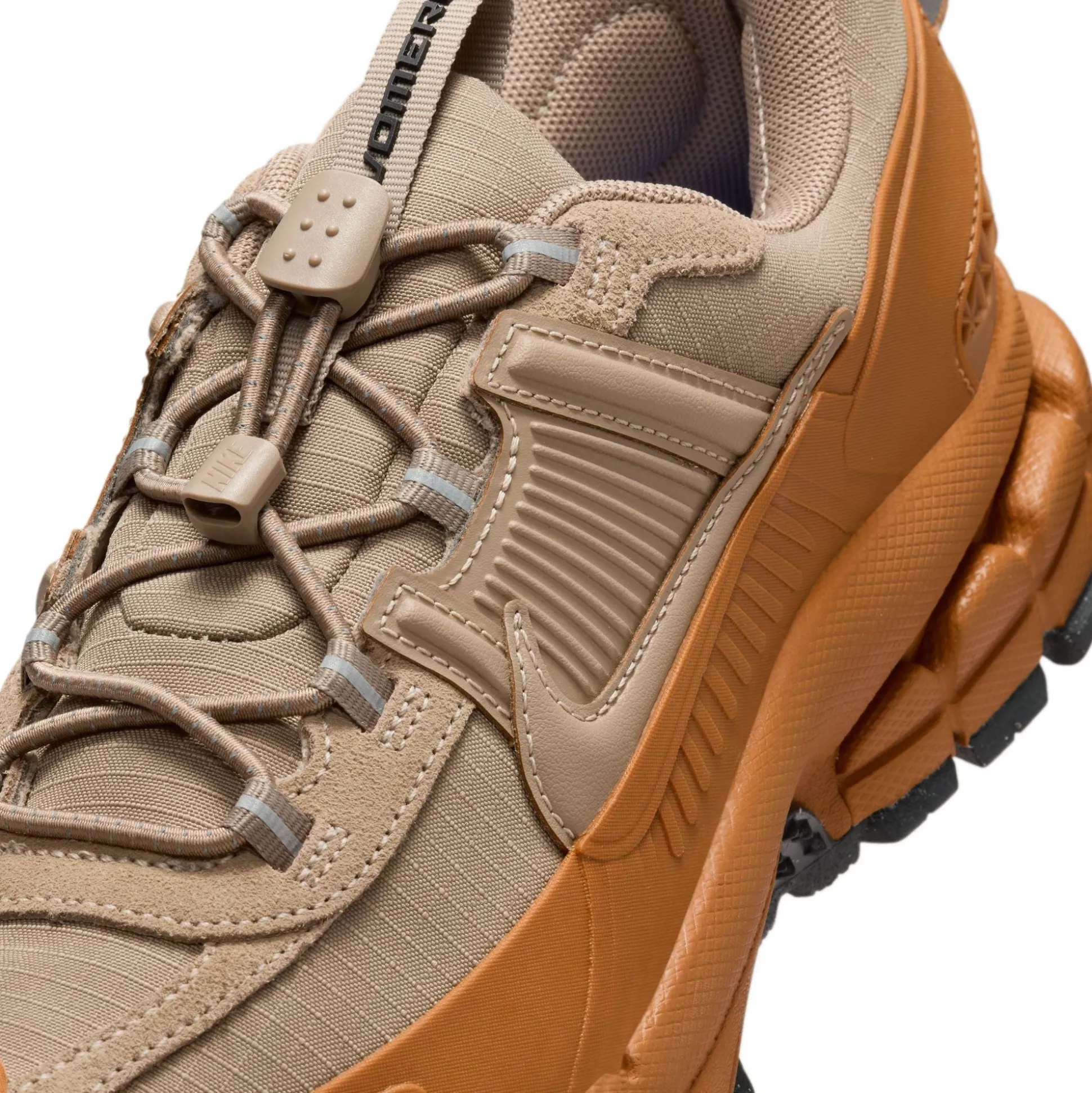HQ2181-200-Women Zoom Vomero Roam