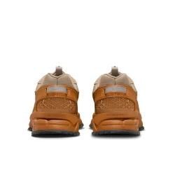 HQ2181-200-Women Zoom Vomero Roam
