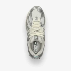 1906R 'Silver Metallic Sea Salt'