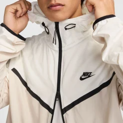 SportswearTech Woven Jacket