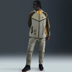 Tech Woven Windrunner Full Zip Jacket Brown
