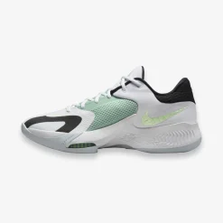 Zoom Freak 4