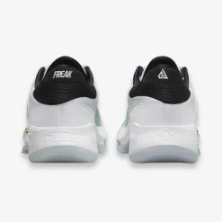 Zoom Freak 4